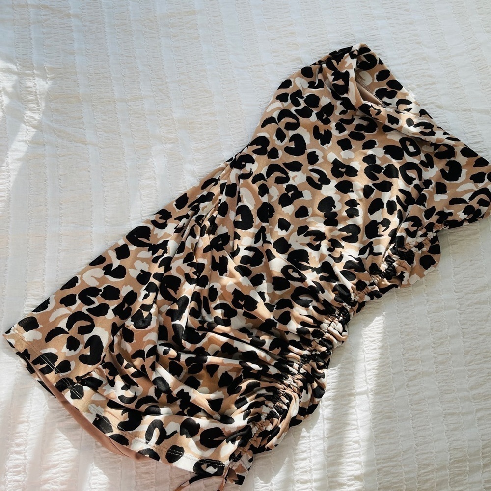 Calvin Klein Leopard Rushed Skirt - Picture 2 of 4